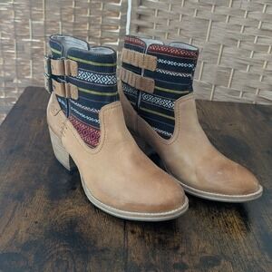 Cat Footwear Willa Sunny Tan Leather Woven Ankle Boots Sz 7 Western Festival